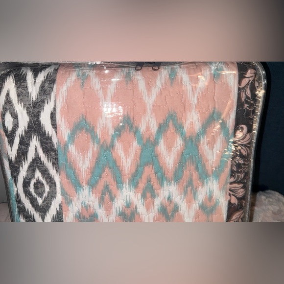 NWT Bed Bath& Beyond Sylvia Printed Reversible 3piece King Size Cotton Quilt Set - Picture 5 of 16